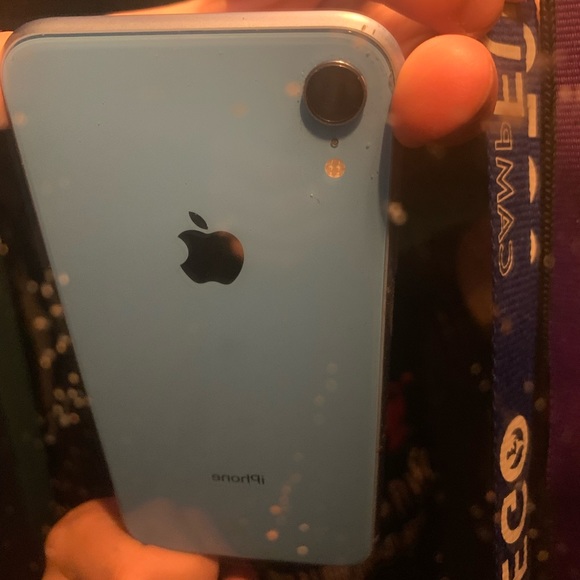 iPhone XR BLUE - Picture 1 of 6